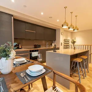 https://entire-2-bed-free-parking-no-15-the-cosy-collection-ltd.yorkshirehotels.net